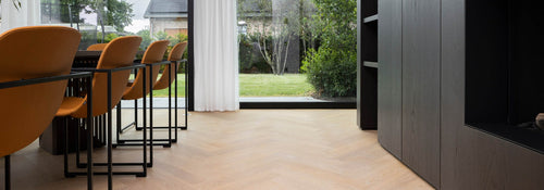 Ölen einer Holzarbeitsplatte